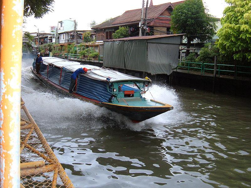 The Khlong Saen Saep water bus serves over 50,000 passengers daily.