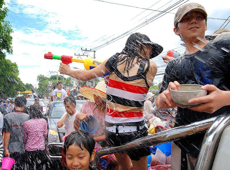 The roads of Chiang Mai are full of vehicles during the water splashing festival of Songkran