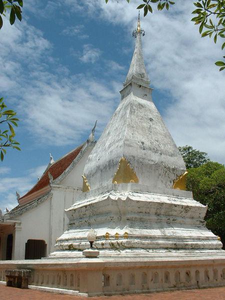 Phra That Si Song Rak in Amphoe Dan Sai