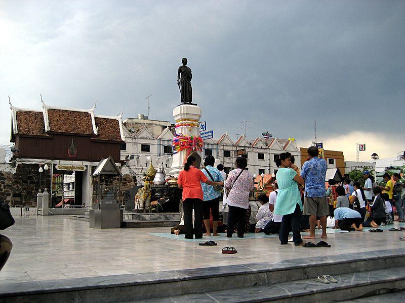 Statue of Lady Mo in Khorat city centre