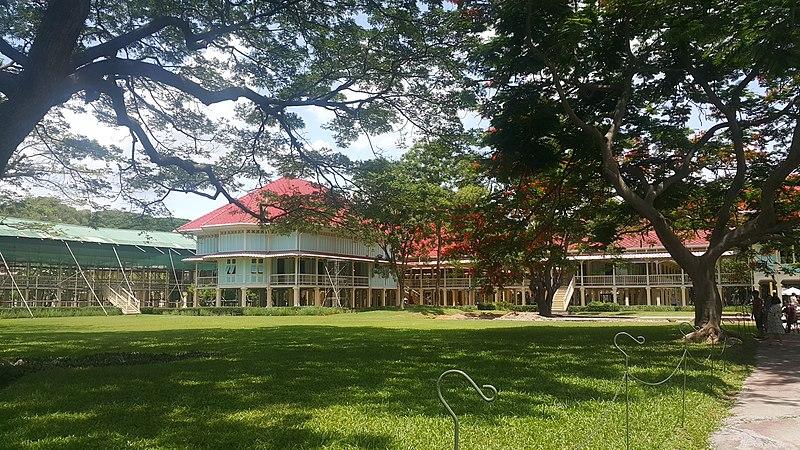 Several buildings in Mrigadayavan Palace