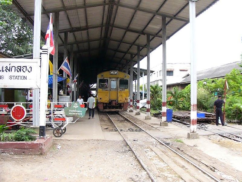 Maeklong Station